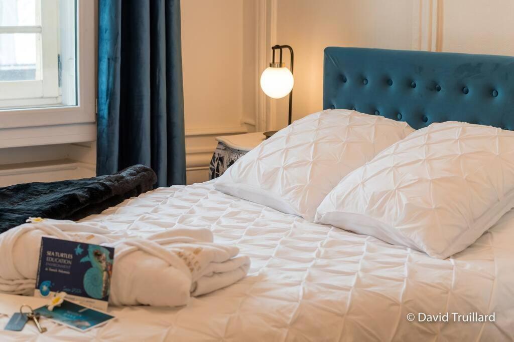 Suites Mana - Matahina Avec Vue Superbe Sur La Place Ducale Et Parking Prive Inclus Charleville-Mezieres Exterior photo