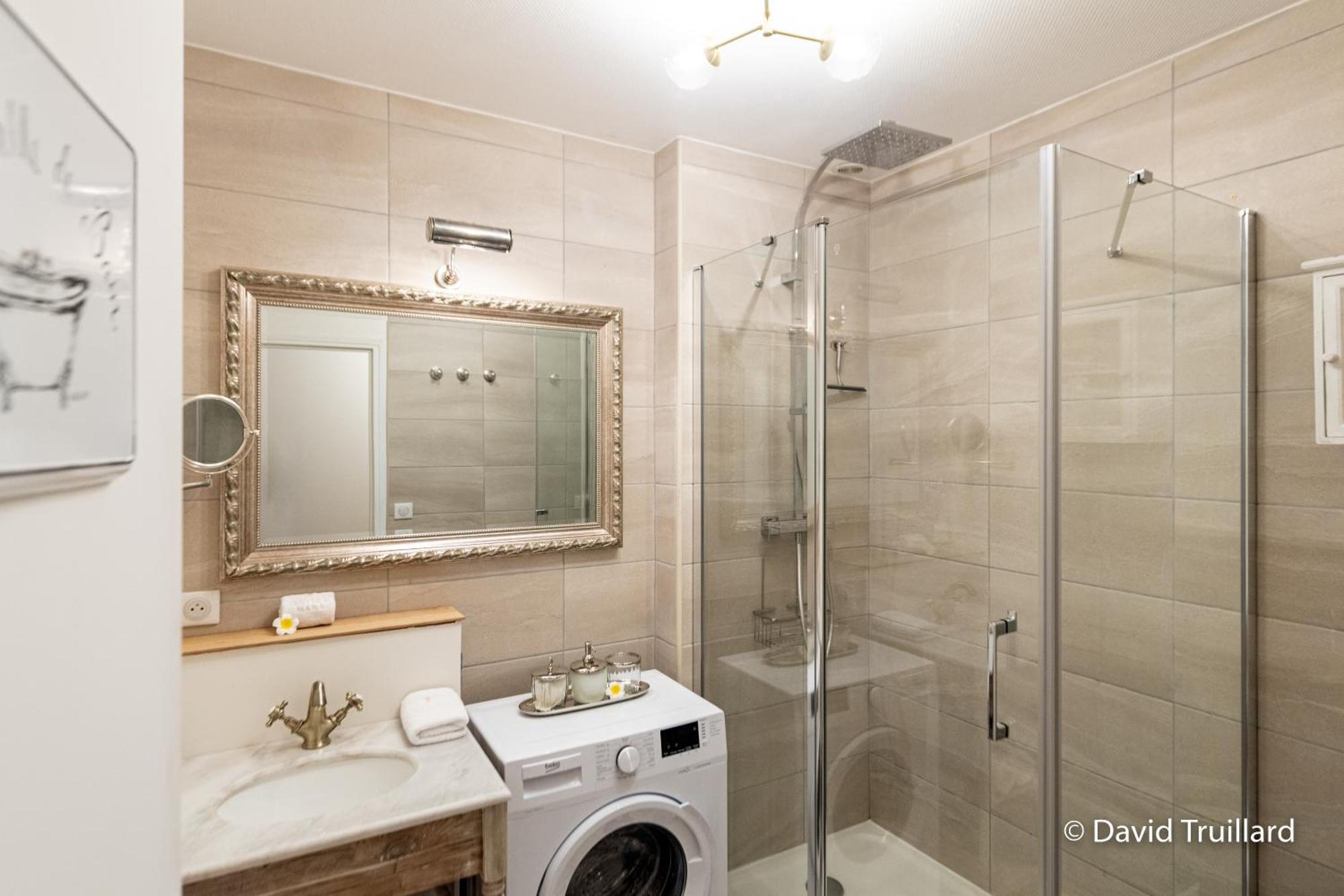Suites Mana - Matahina Avec Vue Superbe Sur La Place Ducale Et Parking Prive Inclus Charleville-Mezieres Exterior photo