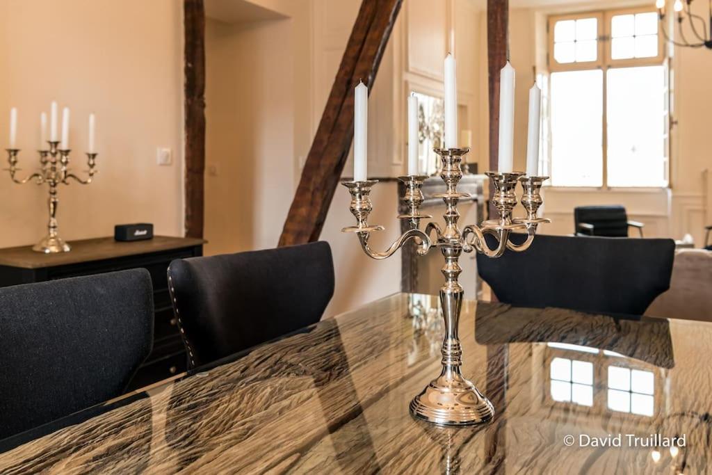 Suites Mana - Matahina Avec Vue Superbe Sur La Place Ducale Et Parking Prive Inclus Charleville-Mezieres Exterior photo
